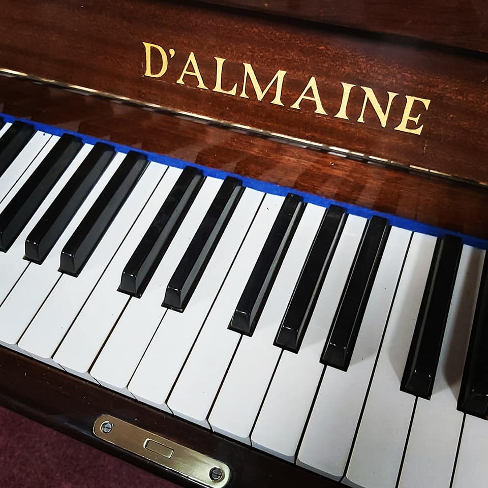 D'ALMAINE 6-octave upright piano